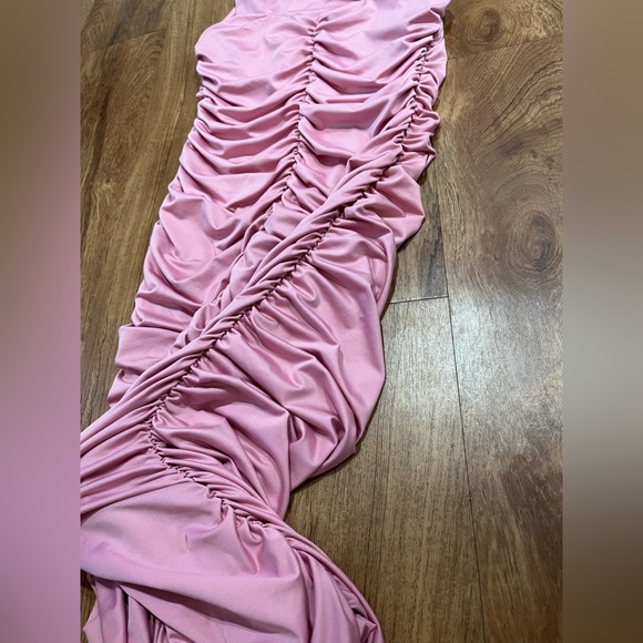 3/$15 New Sweetheart Neckline Pink Lined Sleeveless Ruched Stretchy Dress Medium - Picture 4 of 10